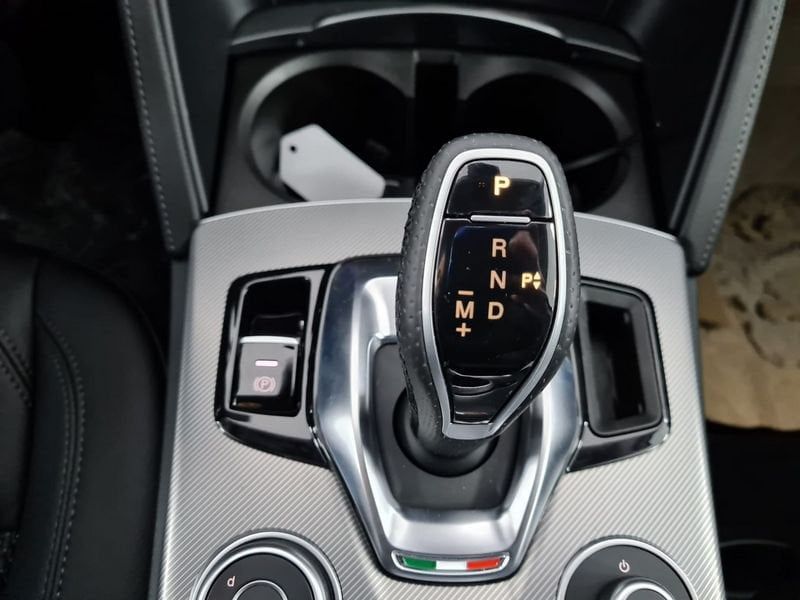 Alfa Romeo Stelvio 2021