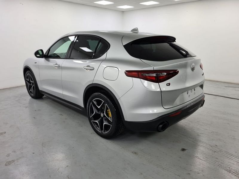 Alfa Romeo Stelvio 2021