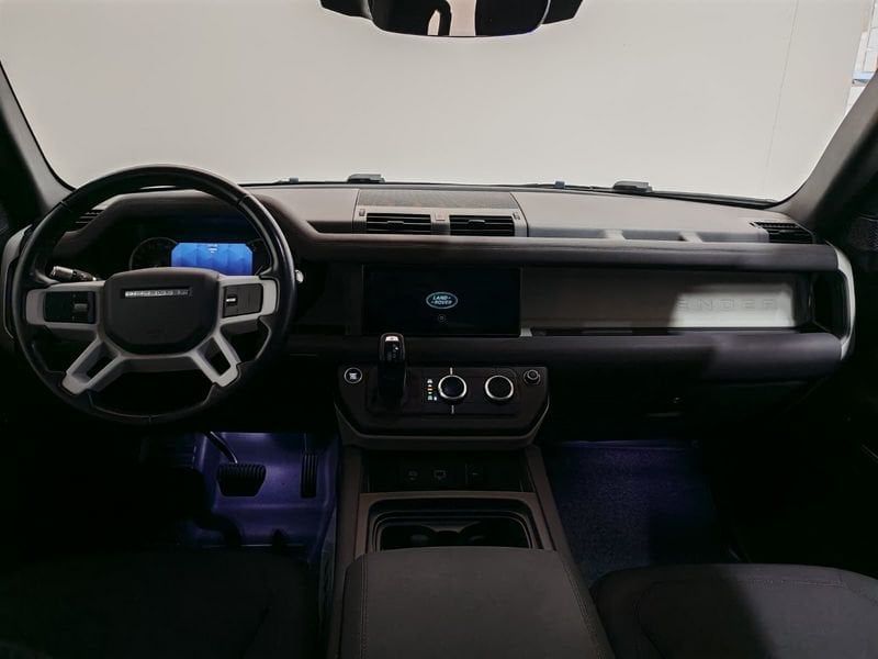 Land Rover Defender 2021