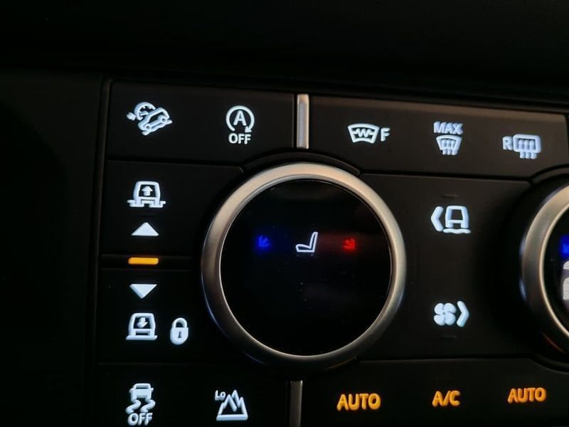 Land Rover Defender 2021