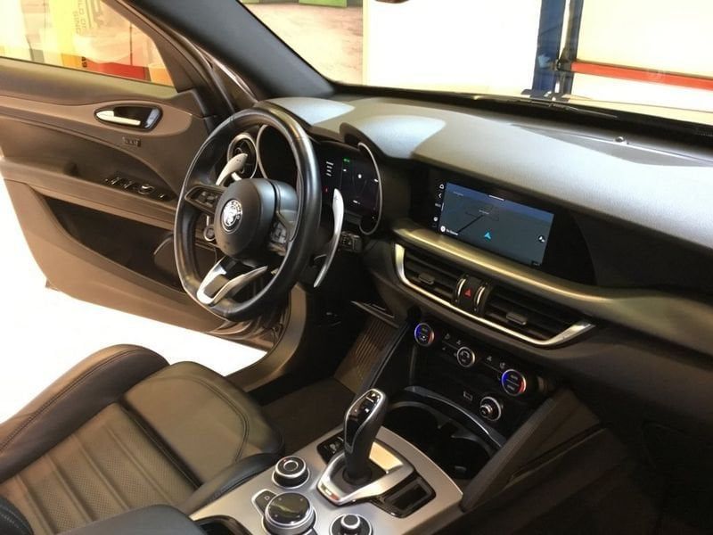 Alfa Romeo Stelvio 2025