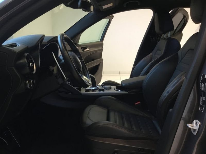 Alfa Romeo Stelvio 2025