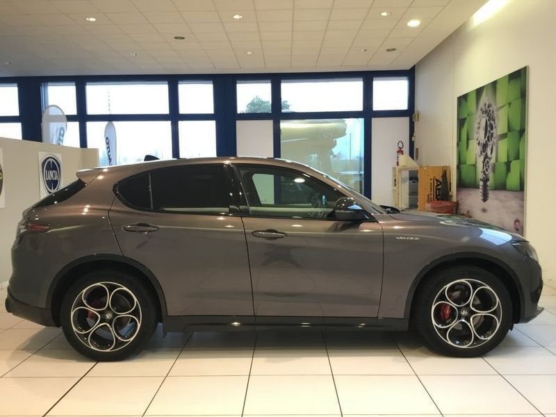 Alfa Romeo Stelvio 2025