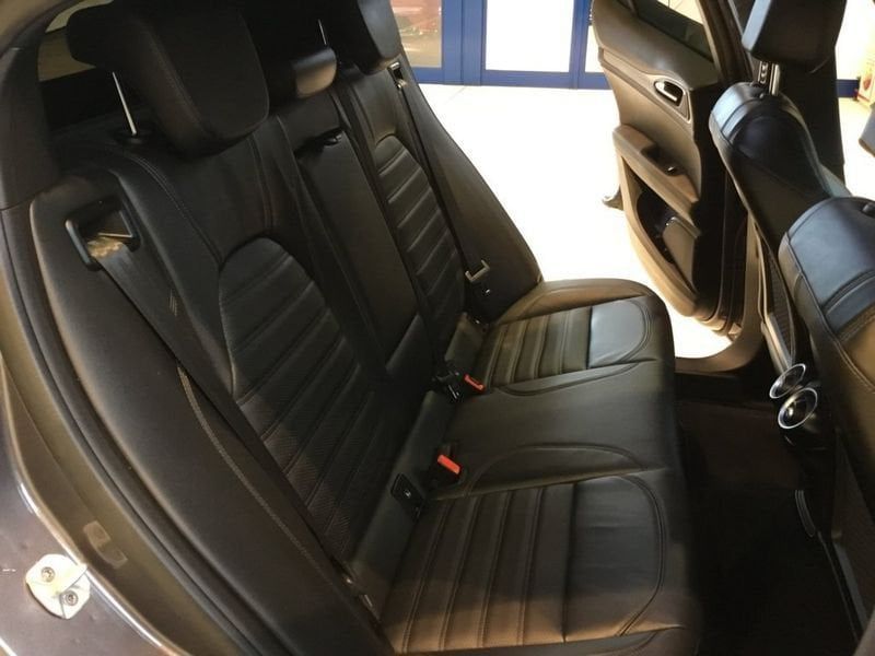 Alfa Romeo Stelvio 2025