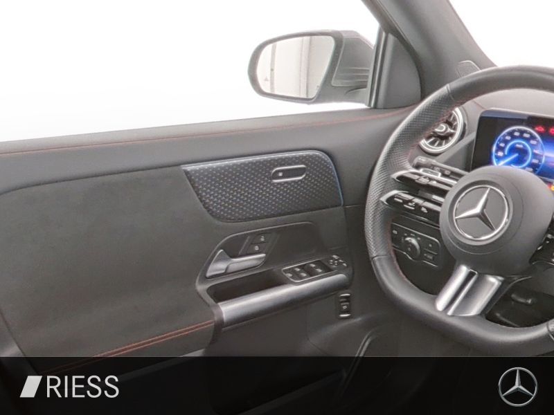 Mercedes-Benz EQA 2024