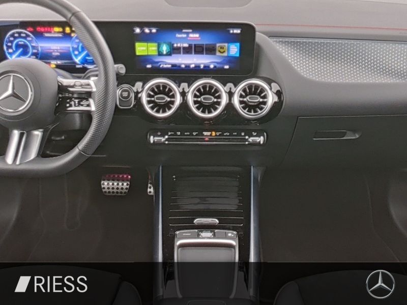 Mercedes-Benz EQA 2024