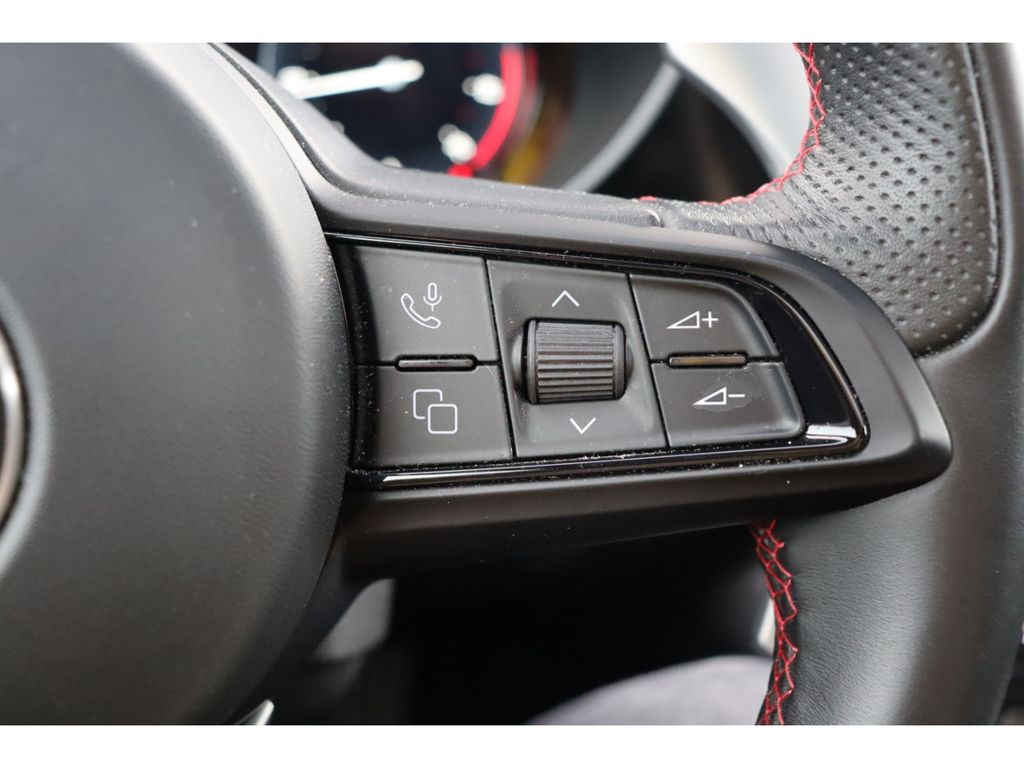 Alfa Romeo Giulia 2023