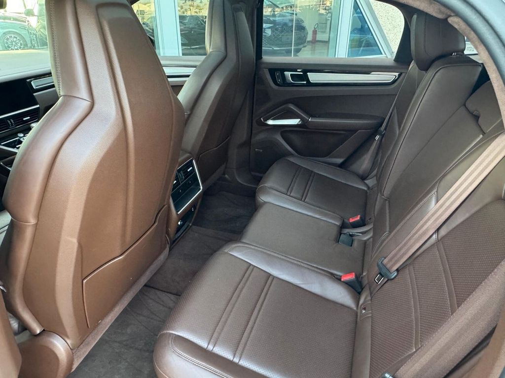 Porsche Cayenne 2022