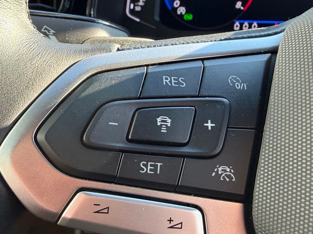 Volkswagen T-Roc 2024