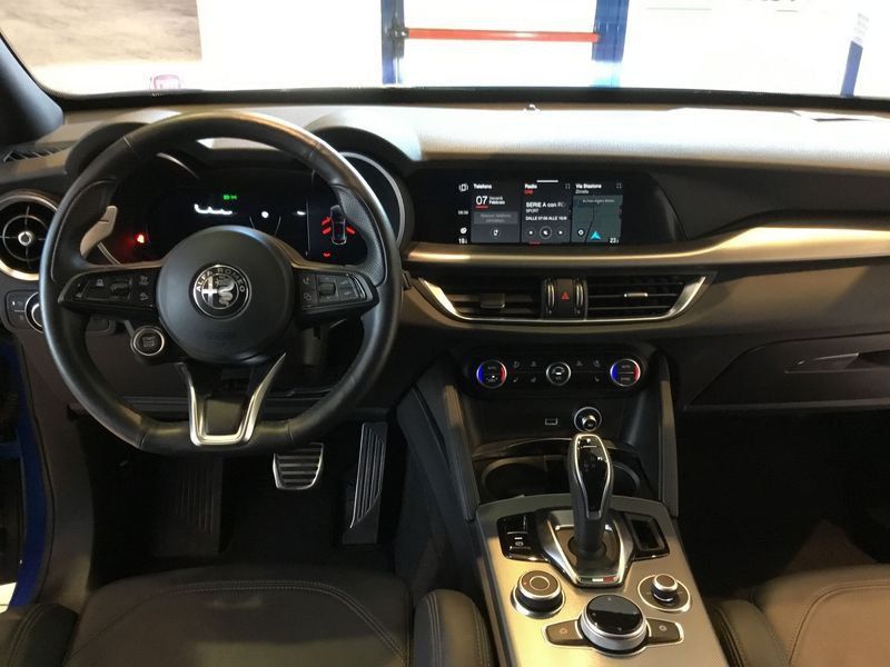 Alfa Romeo Stelvio 2025