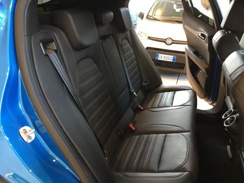 Alfa Romeo Stelvio 2025