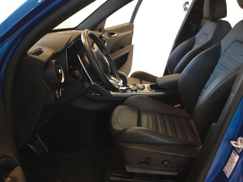 Alfa Romeo Stelvio 2025