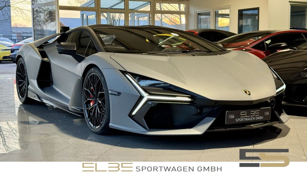 Lamborghini Revuelto