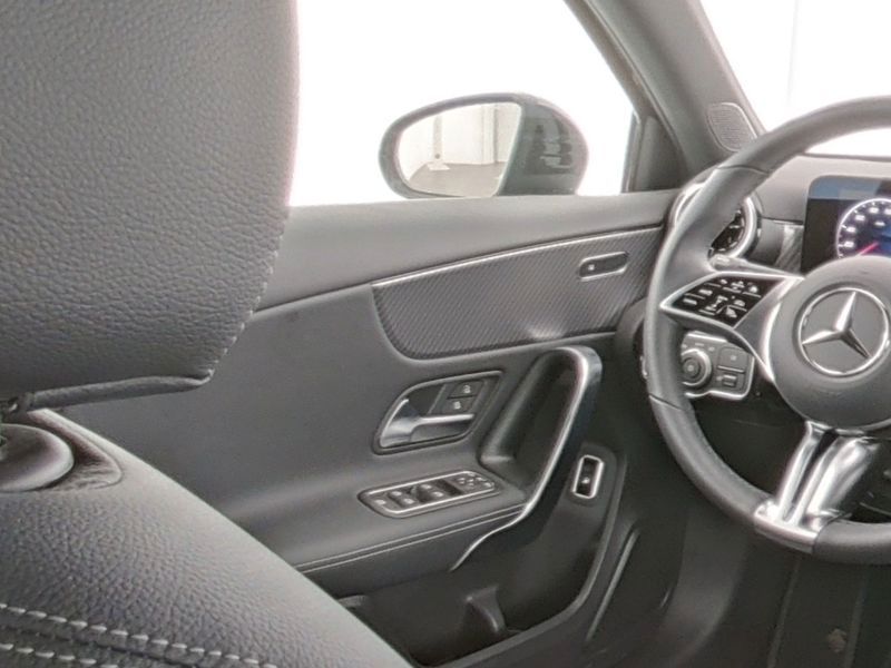 Mercedes-Benz A 250 2025