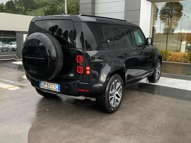Land Rover Defender 2023
