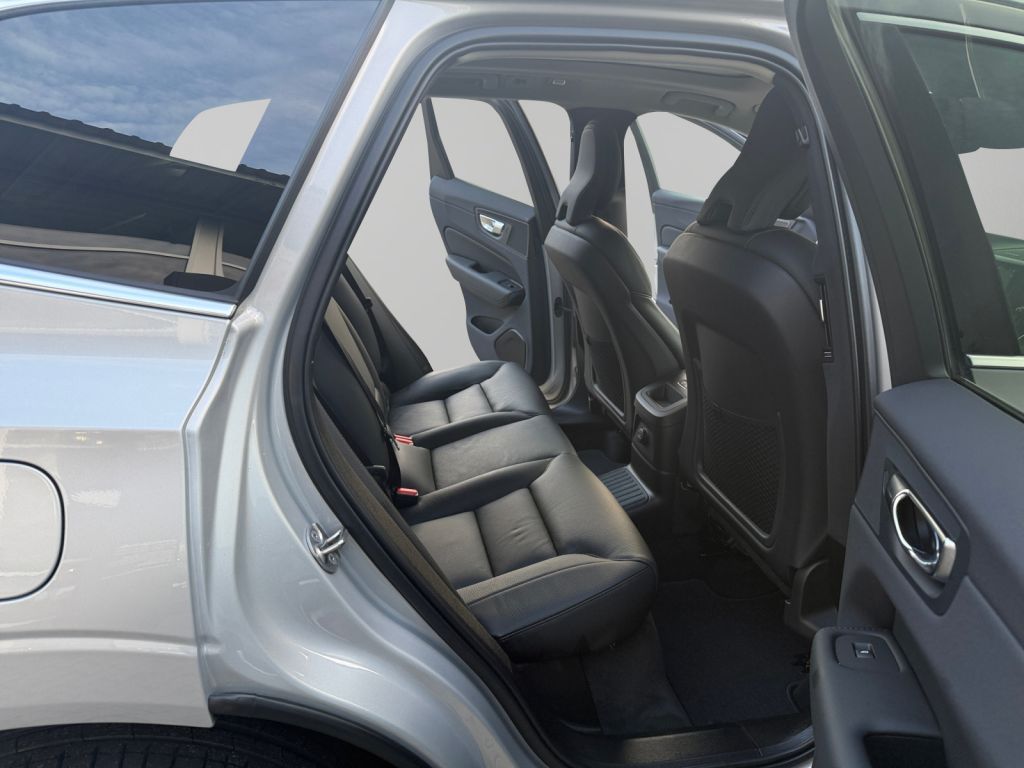 Volvo XC60 2025