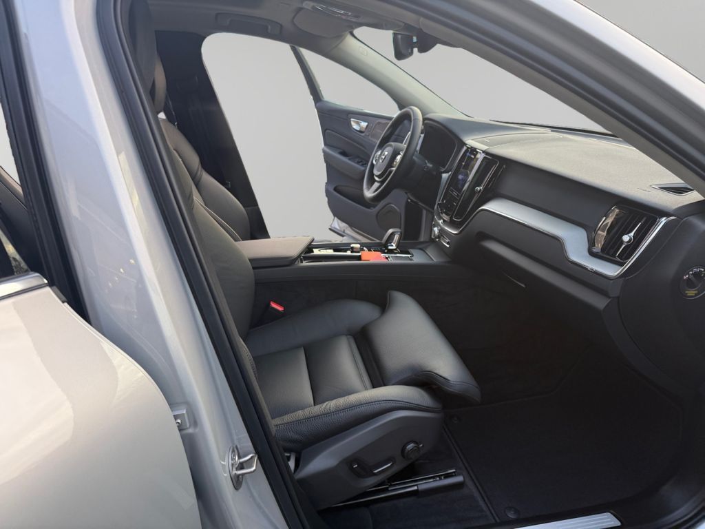 Volvo XC60 2025
