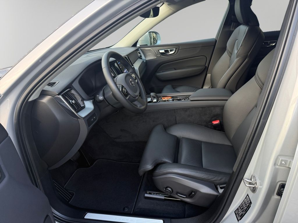 Volvo XC60 2025