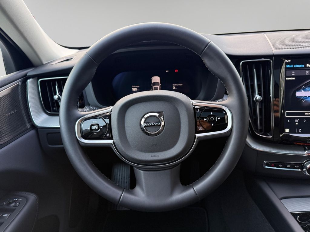 Volvo XC60 2025
