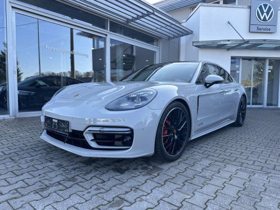 Porsche Panamera 2023