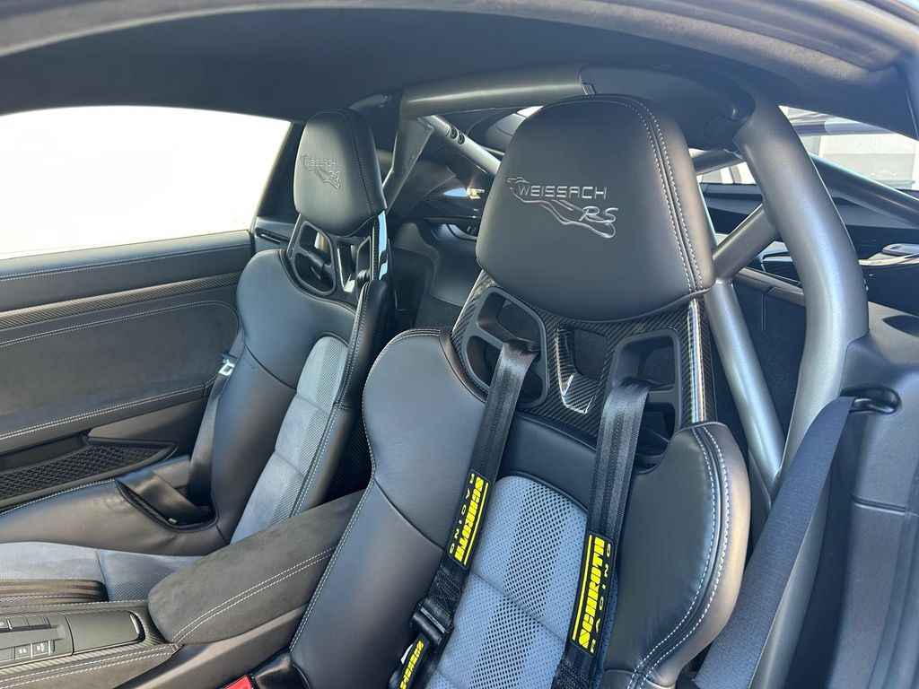 Porsche Cayman 2024