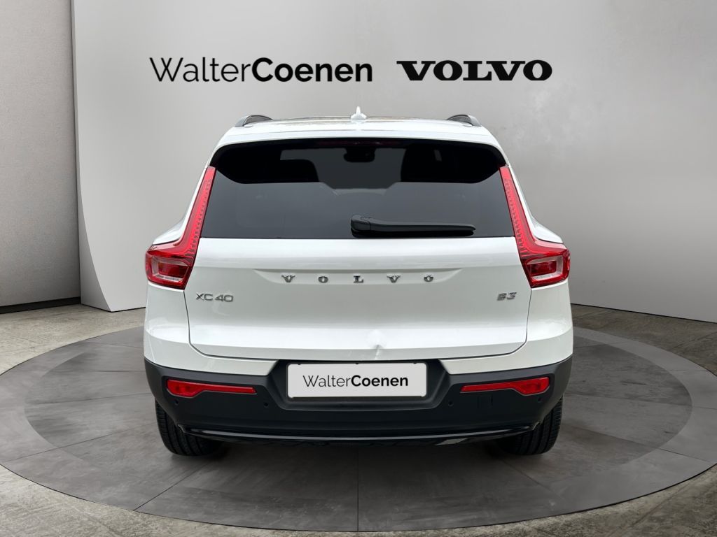 Volvo XC40 2025