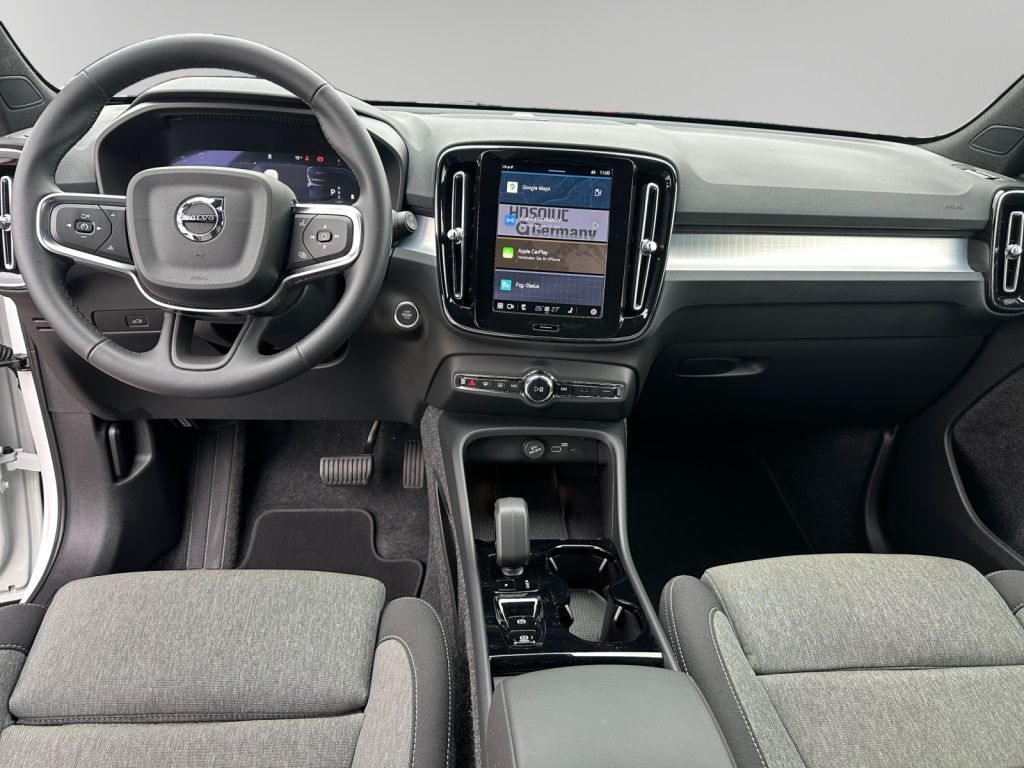 Volvo XC40 2025