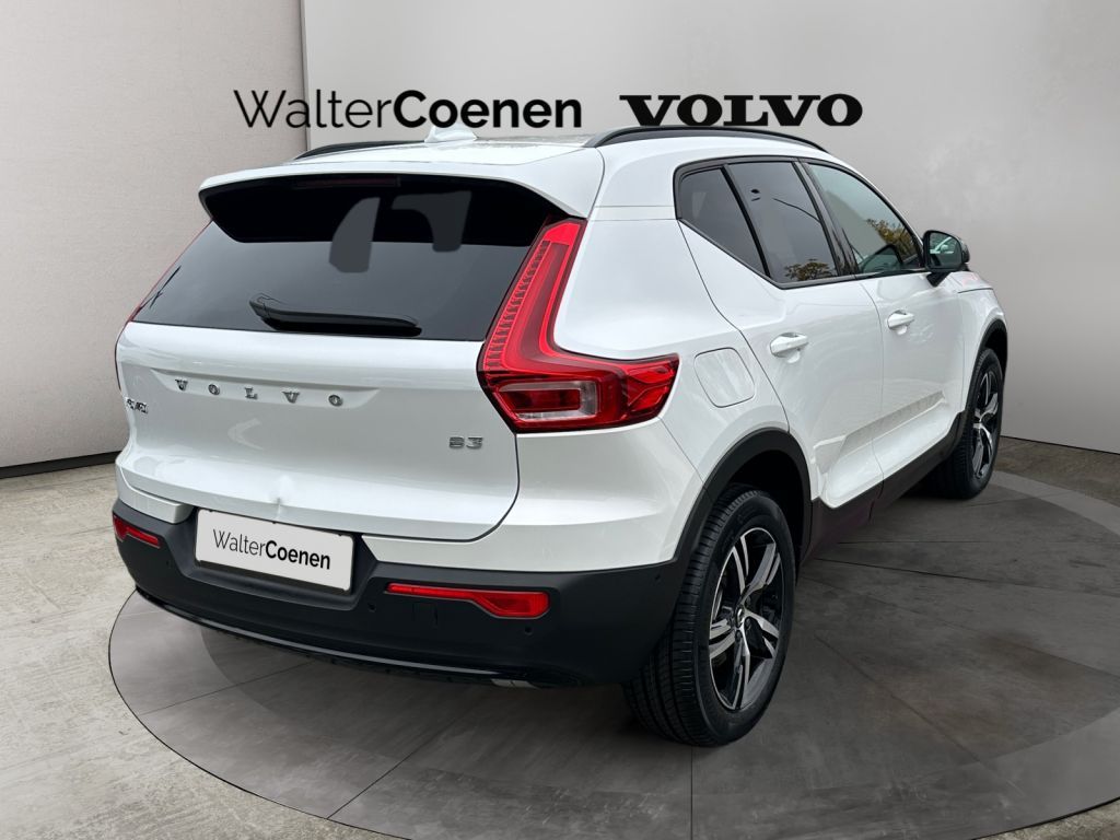 Volvo XC40 2025