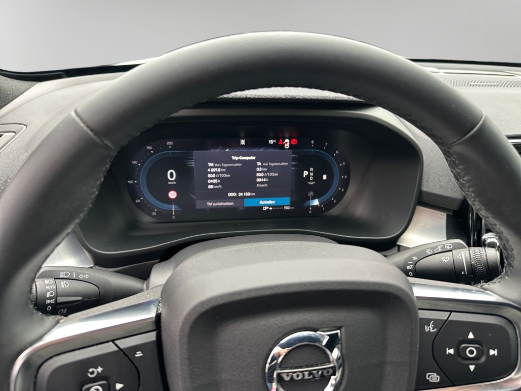 Volvo XC40 2025