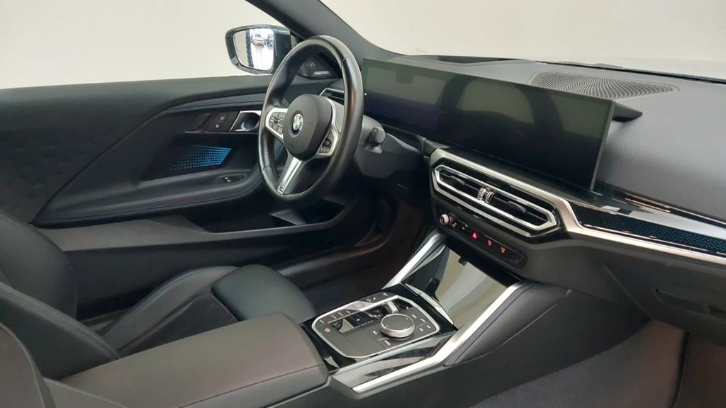 BMW 230 2023