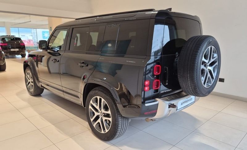 Land Rover Defender 2023