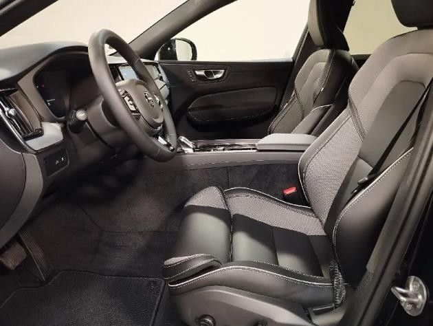 Volvo XC60 2025