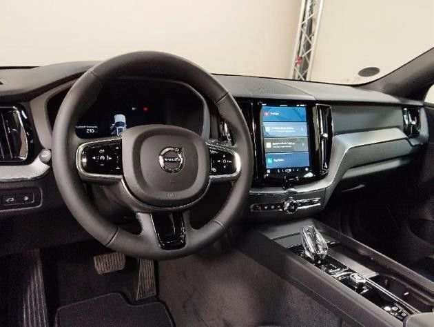 Volvo XC60 2025