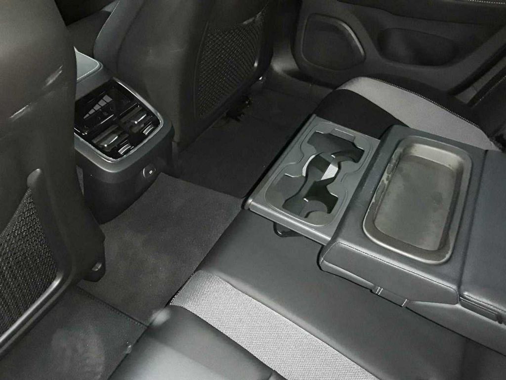 Volvo V60 2022