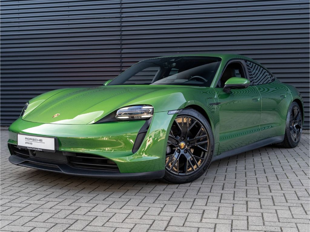 Porsche Taycan 2022