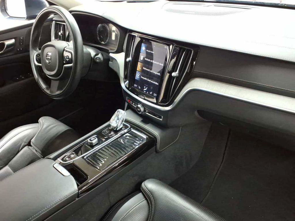 Volvo V60 2021
