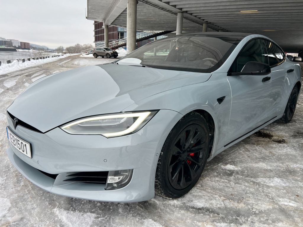 Tesla Model S 2016