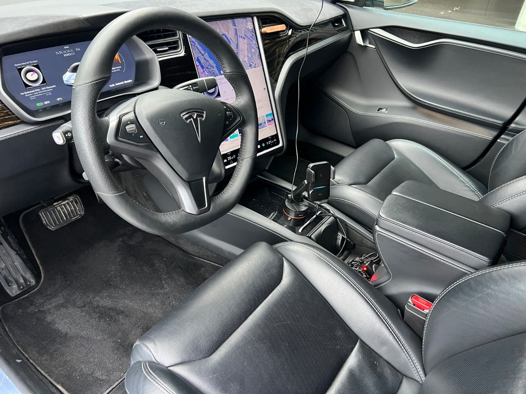 Tesla Model S 2016
