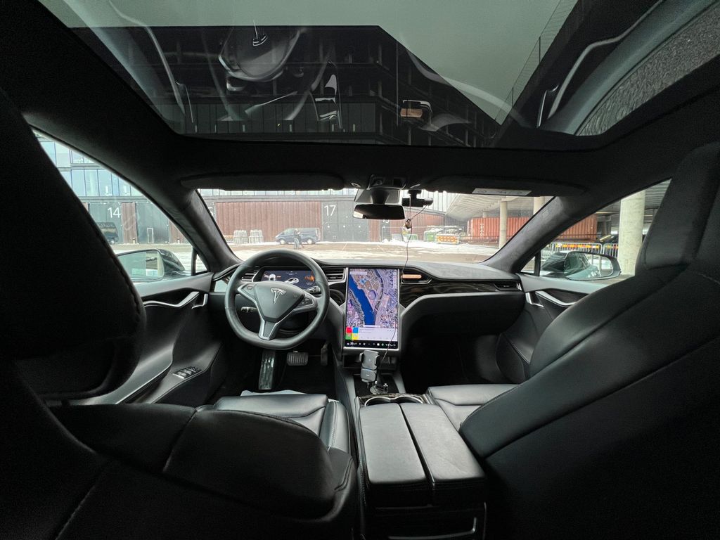 Tesla Model S 2016