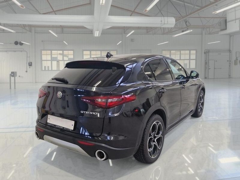 Alfa Romeo Stelvio 2021