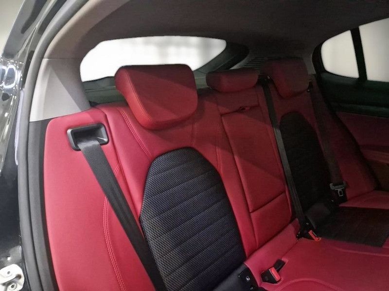 Alfa Romeo Stelvio 2021