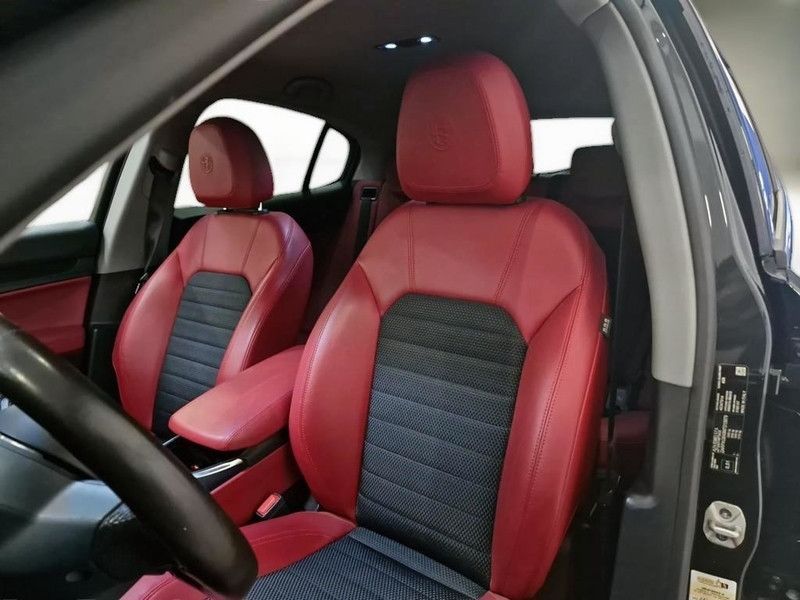 Alfa Romeo Stelvio 2021