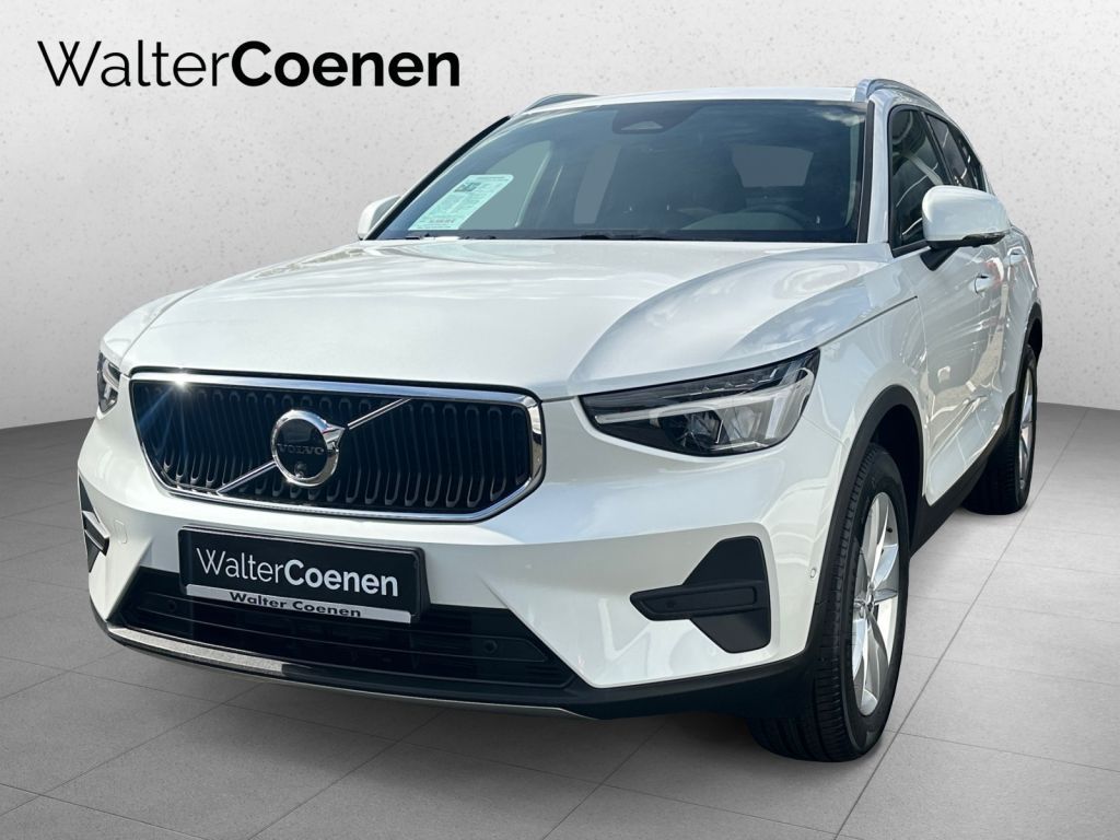 Volvo XC40 2025