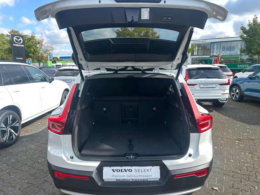 Volvo XC40 2025