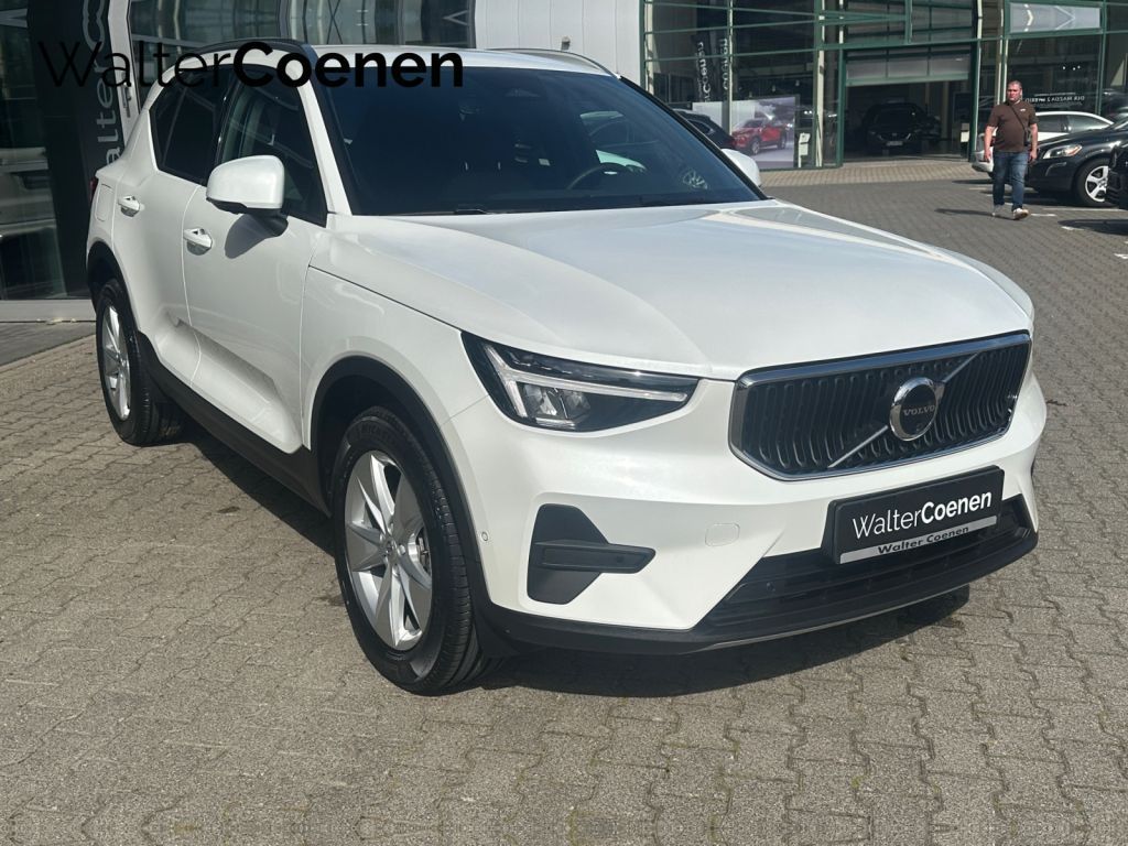 Volvo XC40 2025