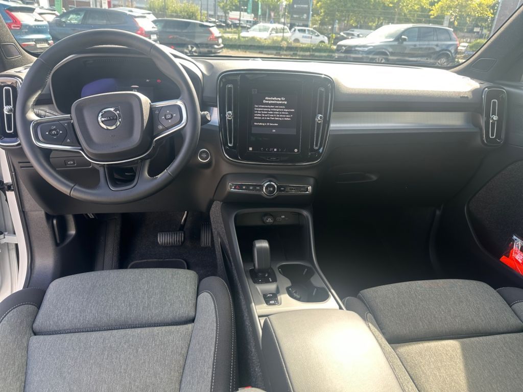 Volvo XC40 2025