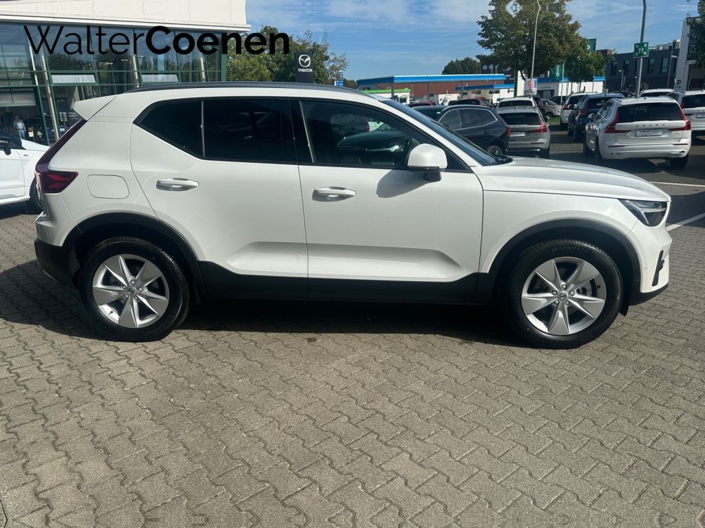 Volvo XC40 2025