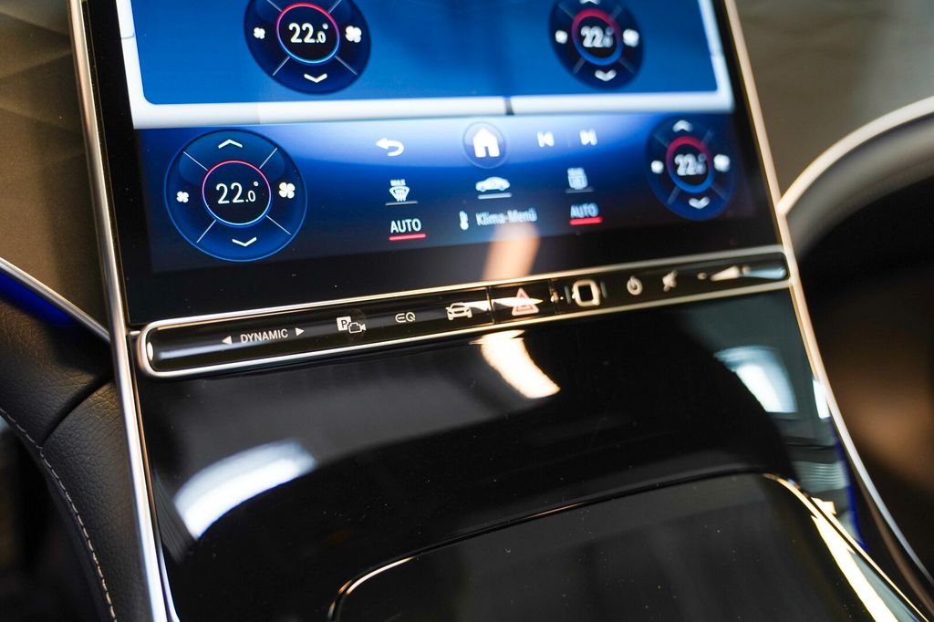 Mercedes-Benz EQE 2025