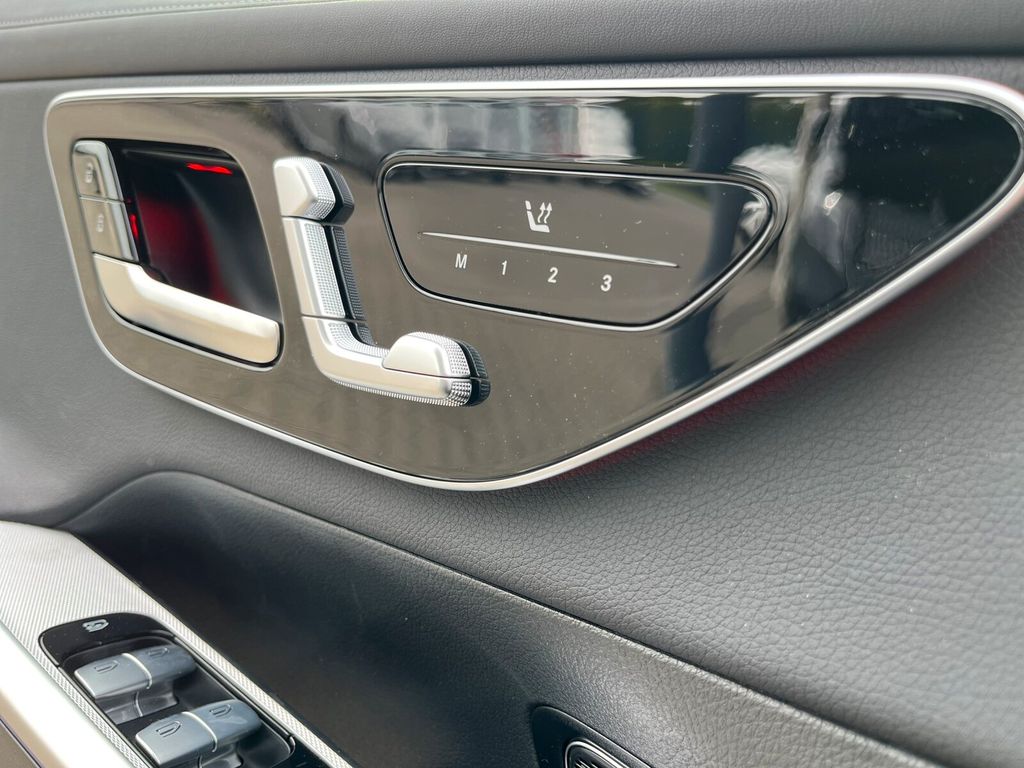 Mercedes-Benz GLC 300 2025