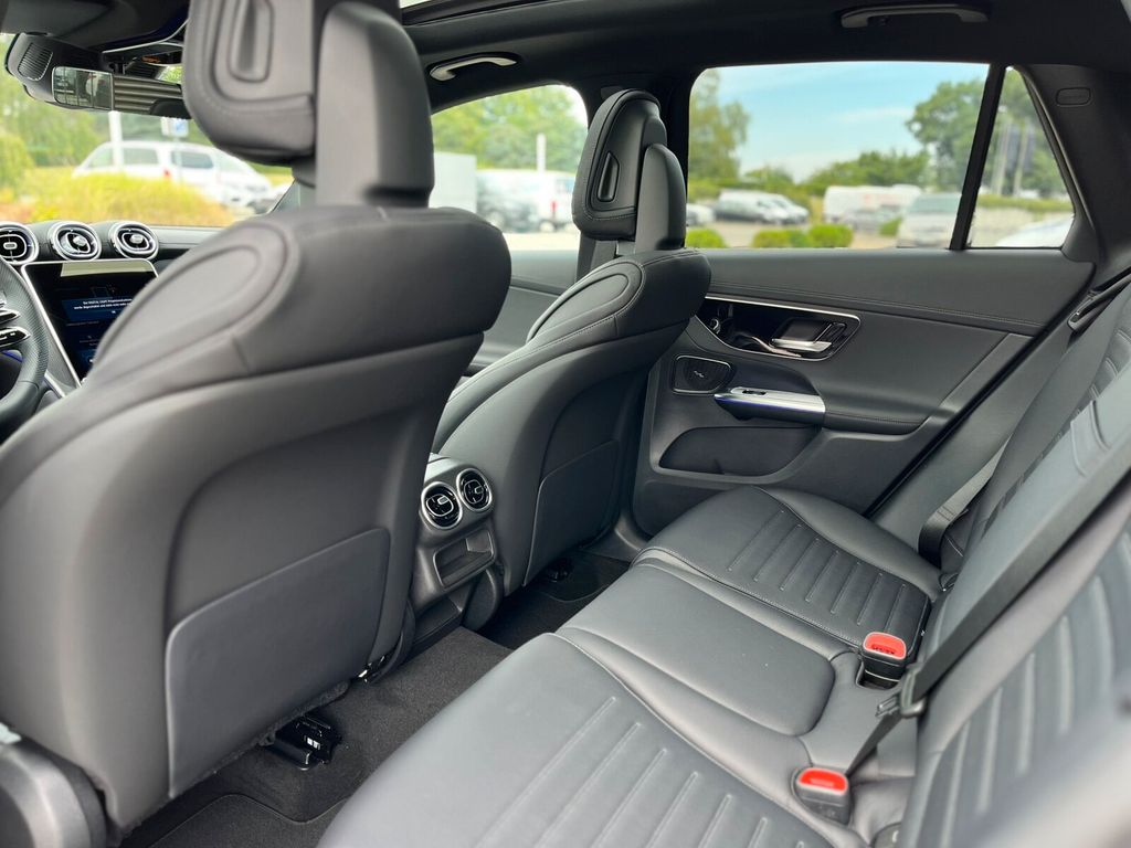 Mercedes-Benz GLC 300 2025